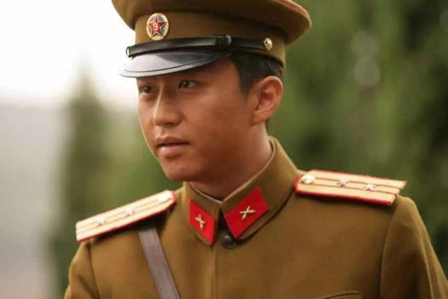 集结号中赵二斗踩到了法国的什么